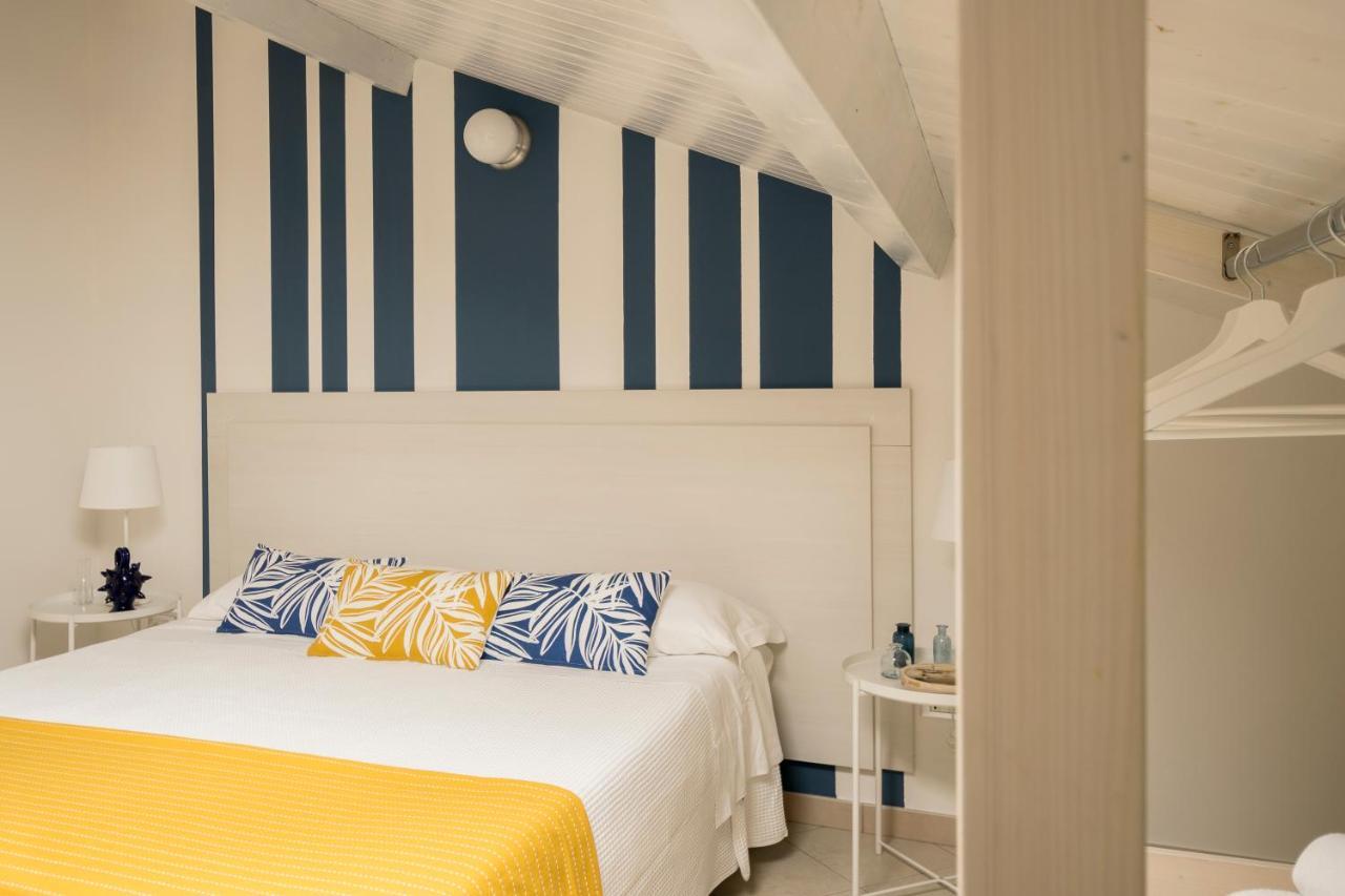 Civico 64 Bed & Breakfast In Mansarda 帕尔米 外观 照片