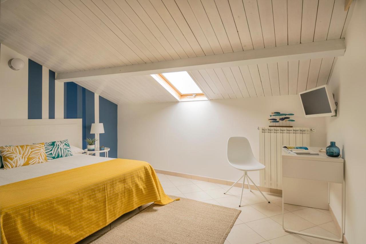 Civico 64 Bed & Breakfast In Mansarda 帕尔米 外观 照片