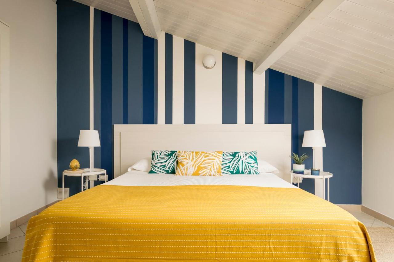 Civico 64 Bed & Breakfast In Mansarda 帕尔米 外观 照片