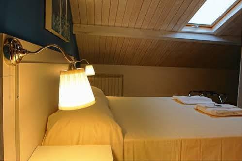 Civico 64 Bed & Breakfast In Mansarda 帕尔米 外观 照片